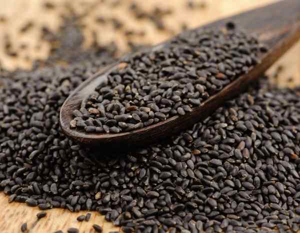 Comment réussir le semis de graines minuscules ?